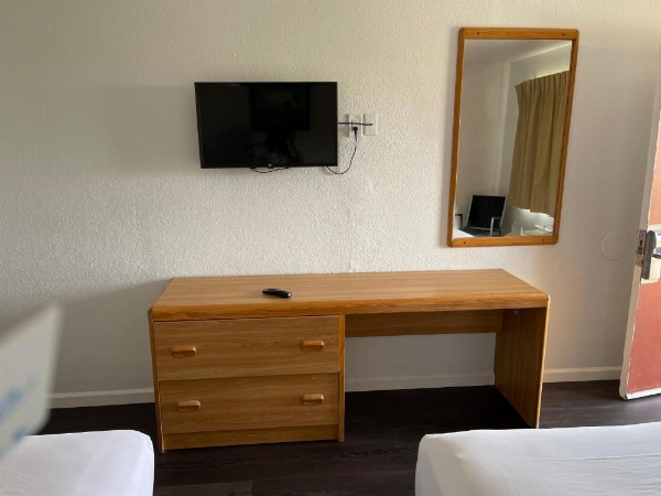 Palms Inn & Suites image 13